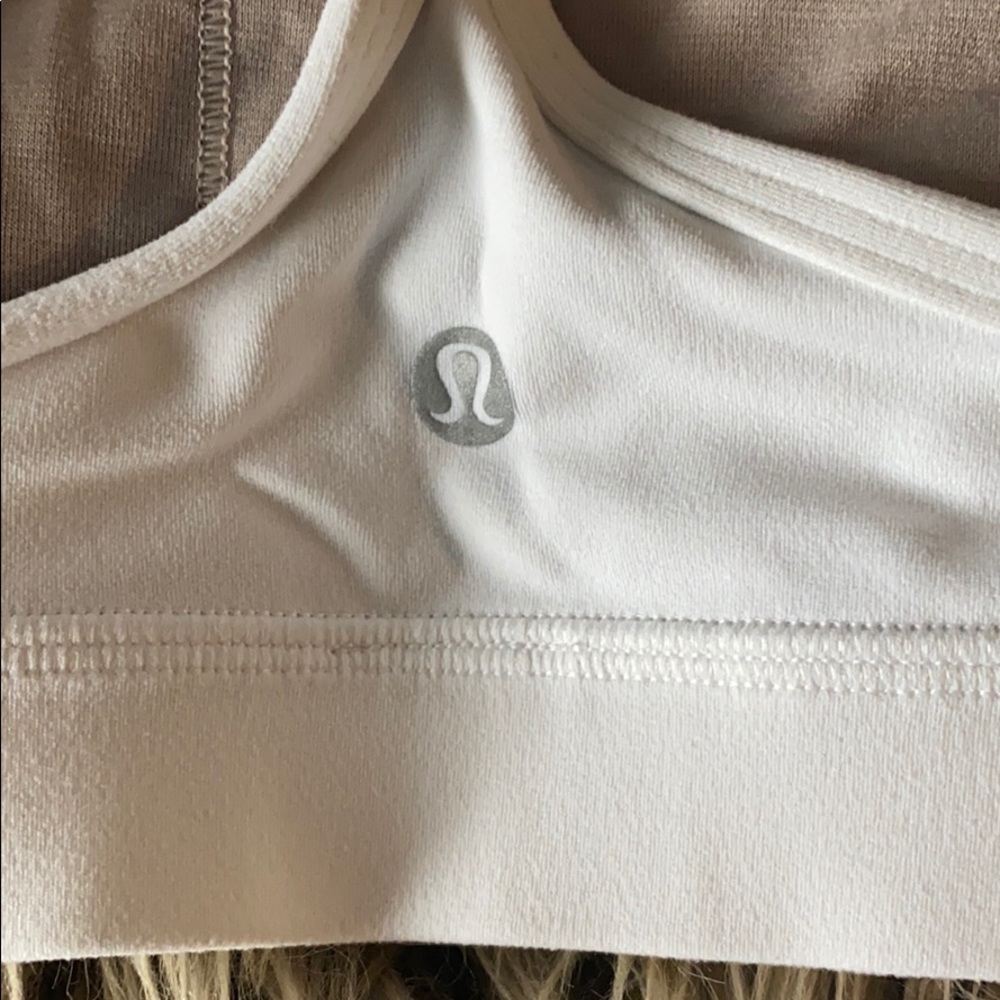 White Lululemon sports bra - Picture 4 of 9
